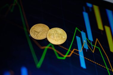 Şifreleme oranı indeksinin arkaplanına karşılık altın bitcoin para