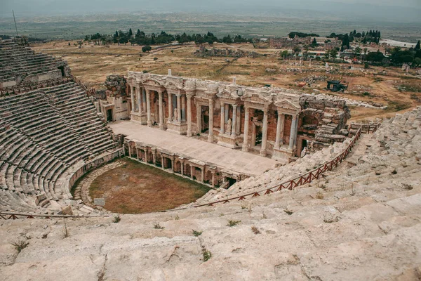 Anfiteatro Romano Antigo Feito Pedra Sob Céu Aberto Pamukkale Turquia — Fotografia de Stock