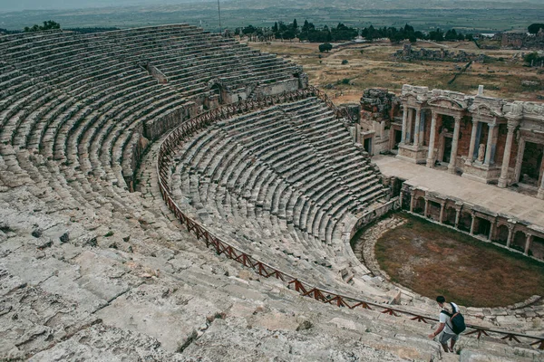 Anfiteatro Romano Antigo Feito Pedra Sob Céu Aberto Pamukkale Turquia — Fotografia de Stock