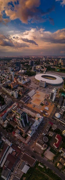 Vue Aérienne Stade Football Dans Ville Sur Fond Coucher Soleil — Photo