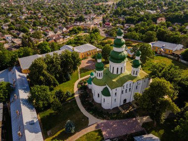 Chernihiv şehir merkezinin hava aracı görüntüsü