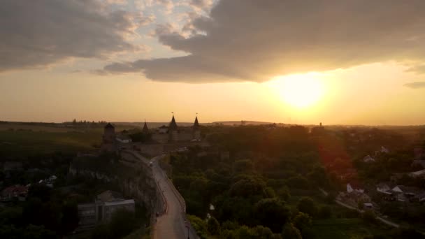 Letecký Pohled Středověký Hrad Při Západu Slunce Městě Kamianets Podilskyi — Stock video