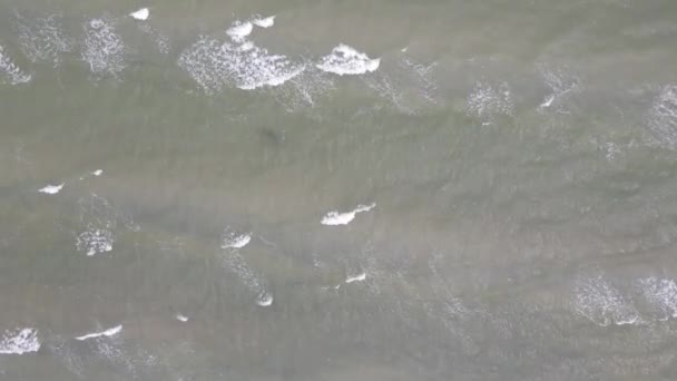 Vista aérea del dron del mar con olas — Vídeos de Stock