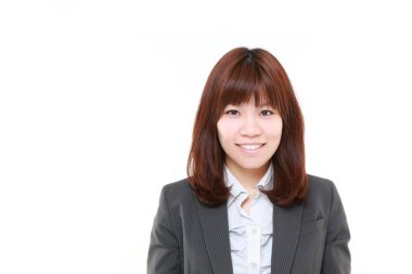 genç Japon işkadını gülümsüyor portresi
