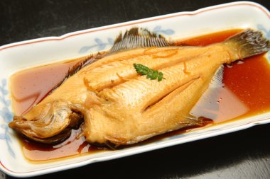 haşlanmış ve terbiyeli pisi balığı