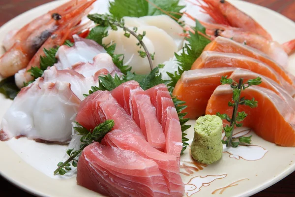 Свежая тарелка SASHIMI — стоковое фото