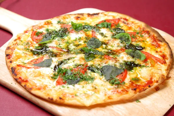 Fresh pizza margherita — Stock Photo, Image