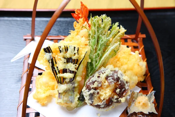 Tempura de fruits de mer et légumes — Photo
