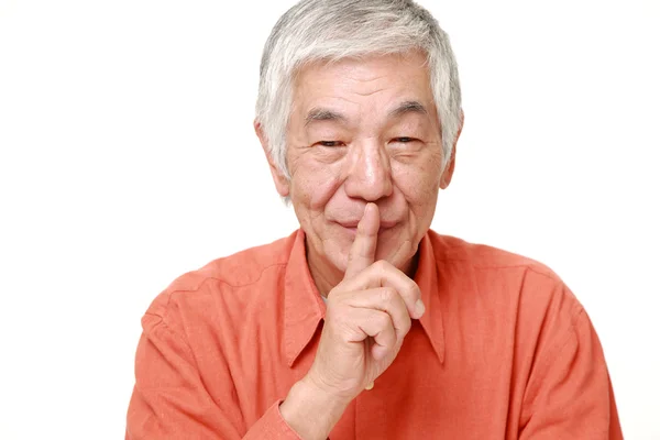 Senior japonés hombre whith silencio gestos — Foto de Stock