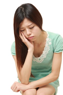 Depresif genç Japon kadın 