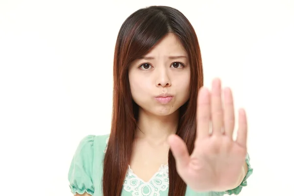 日本年轻女性做停止手势 — 图库照片