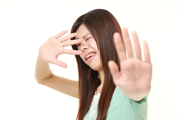 Молодих Японські жінки робить зупинки жест — стокове фото