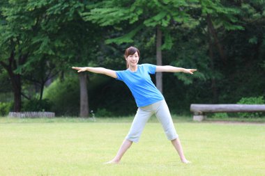 Egzersiz yapmak dışında Japon kadın