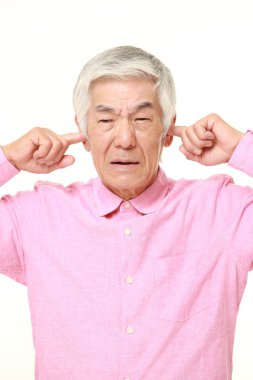 üst düzey Japon adam gürültü uğrar