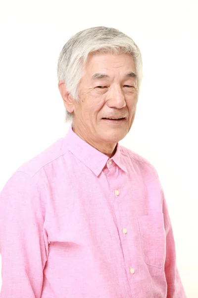 Magas rangú japán férfi mosolyog — Stock Fotó