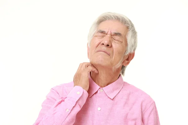 Boynunu kaşıma üst düzey Japon adam