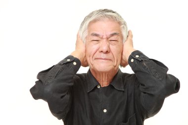 üst düzey Japon adam gürültü uğrar