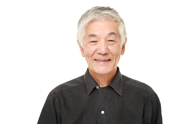 Senior japonés hombre sonrisas — Foto de Stock