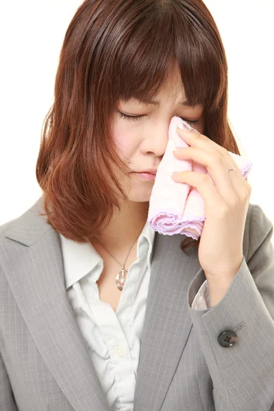 Joven japonesa mujer de negocios llora — Foto de Stock