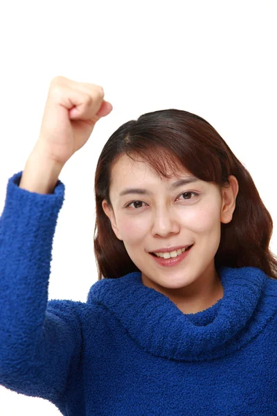 Mulher asiática em uma pose de vitória — Fotografia de Stock