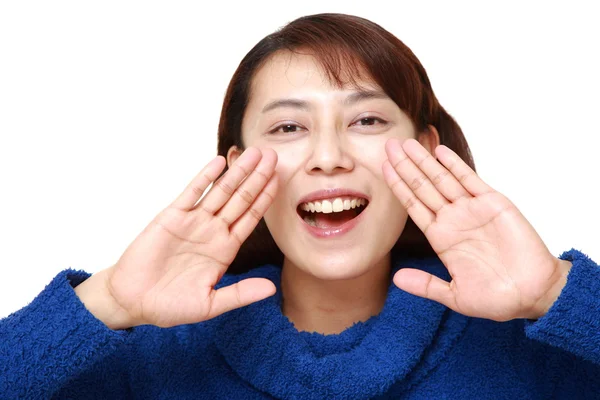 Asiatico donna gridare qualcosa — Foto Stock