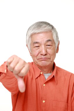 başparmak aşağı hareketi ile üst düzey Japon adam