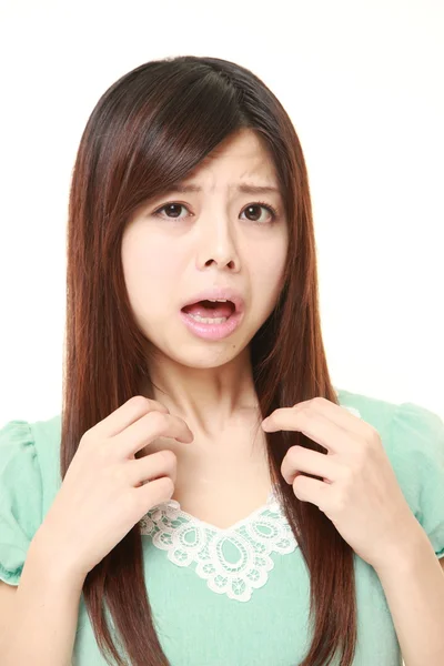 Perplexo jovem japonês mulher — Fotografia de Stock
