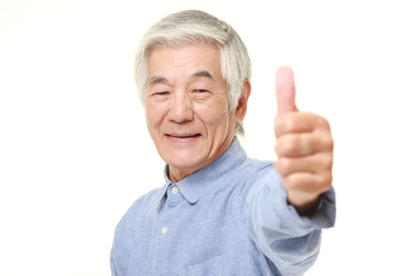 Senior Japaner mit Daumen-hoch-Geste — Stockfoto