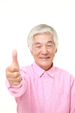 başparmak yukarıya jest ile üst düzey Japon adam