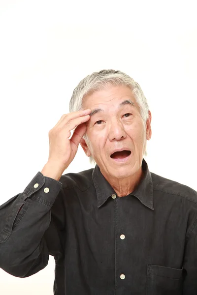 Mayor japonés hombre ha perdido la memoria —  Fotos de Stock