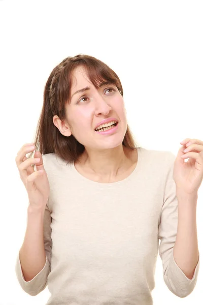 Mujer joven conmocionada — Foto de Stock