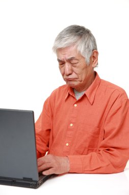 karışık arıyorum bilgisayar kullanan üst düzey Japon adam