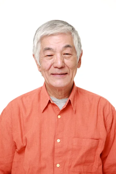 Старший японский мужчина в хорошем настроении — стоковое фото