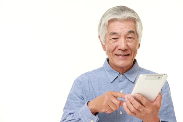 Senior Japaner mit Tablet-Computer — Stockfoto