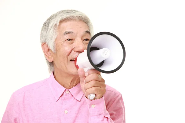 Senior japonés hombre con megáfono —  Fotos de Stock