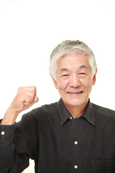 Homem japonês sênior em uma pose de vitória — Fotografia de Stock