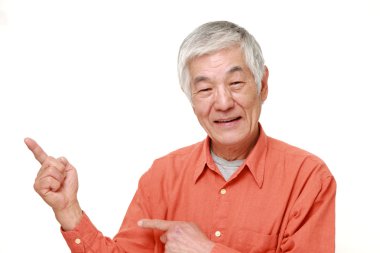 üst düzey Japon adam sunulması ve bir şeyler gösteriyor