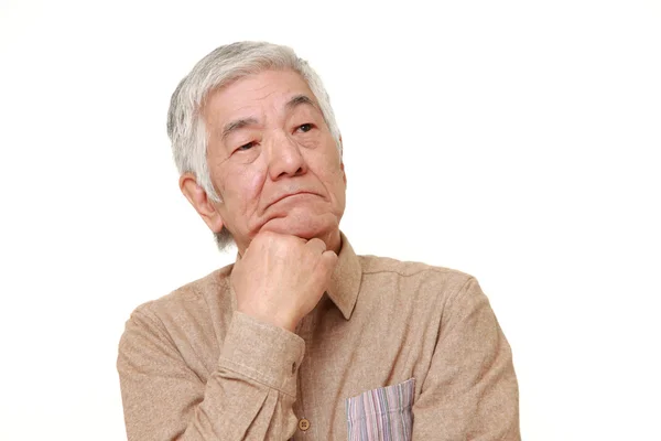 Senior japonais homme s'inquiète de quelque chose — Photo