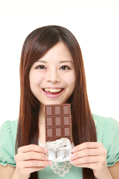 Donna giapponese con cioccolato — Foto Stock
