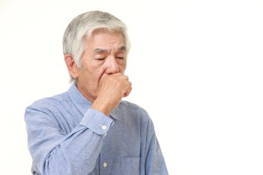 üst düzey Japon adam öksürük