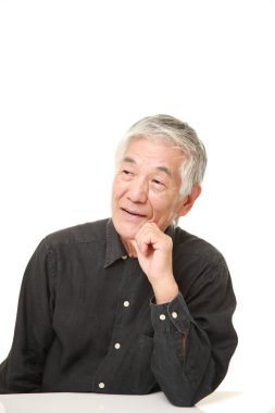 üst düzey Japon adam hakkında bir şey düşünüyor