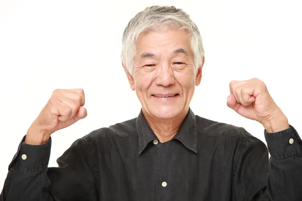 Homem japonês sênior em uma pose de vitória — Fotografia de Stock