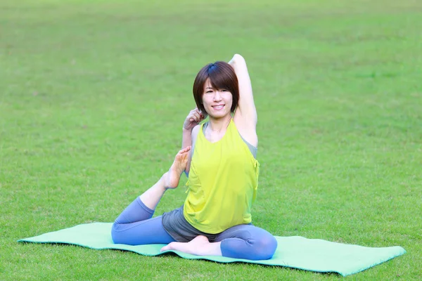 One-Legged King Pigeon Pose — Stock Photo, Image