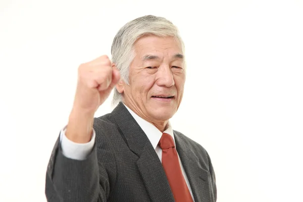 勝利ポーズでシニア日本のビジネスマン — ストック写真