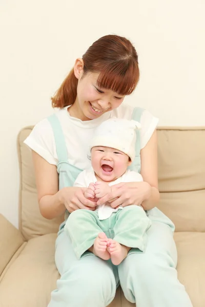 Mom and baby — Stock Photo, Image