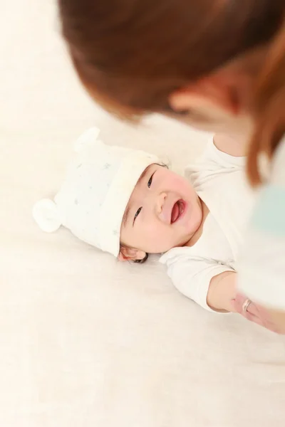 Baby in een goed humeur — Stockfoto