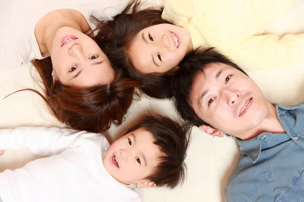 Família japonesa de quatro — Fotografia de Stock