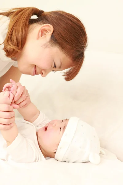 Maminka a děťátko — Stock fotografie