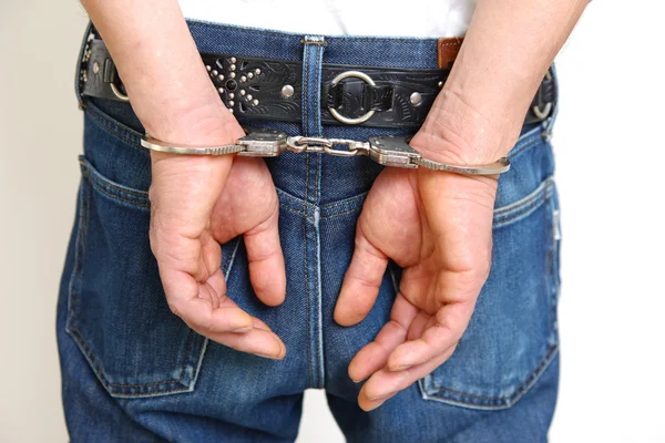 Арестованный человек — стоковое фото