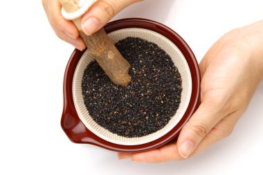 Siyah susam kabuğu çıkarılmış tane ürünleri